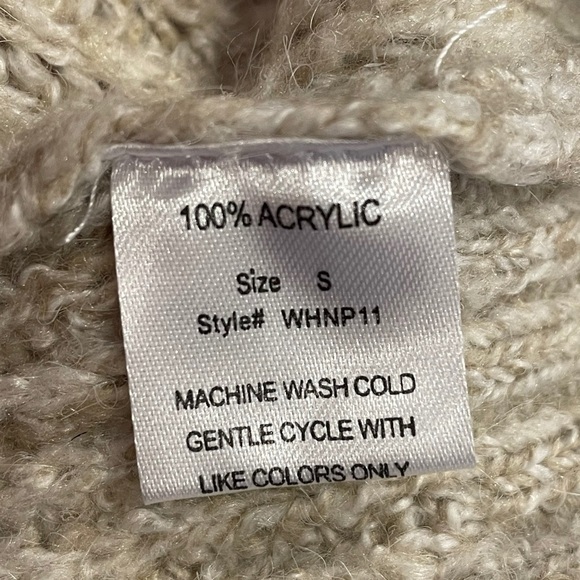 Woven Heart Oatmeal Colored Floral Embroidered Chunky Sweater Size S NWT - Picture 6 of 7